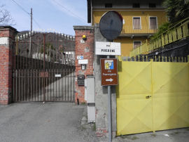 In cammino su Via Piverone uscendo dal paese di Palazzo Canavese (33029 bytes)